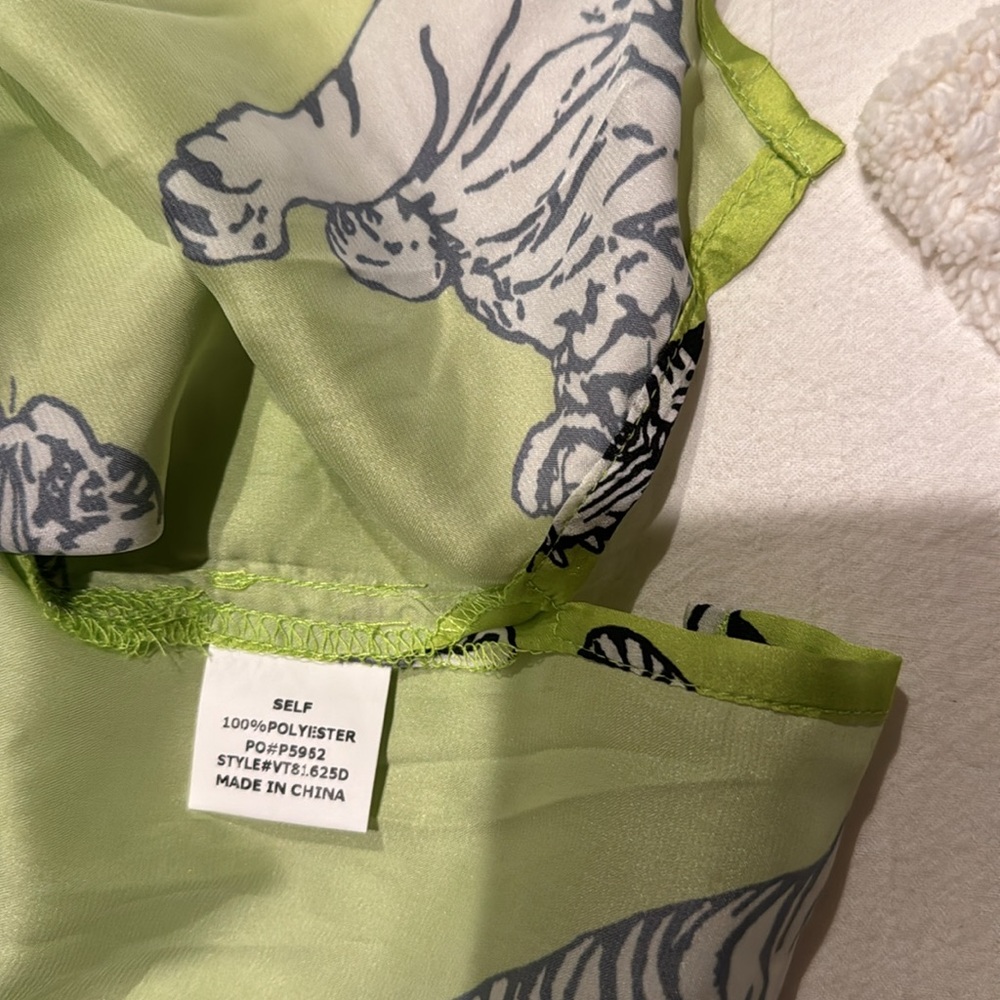 Vine and Love Neon green Tiger top NWT - Picture 8 of 11